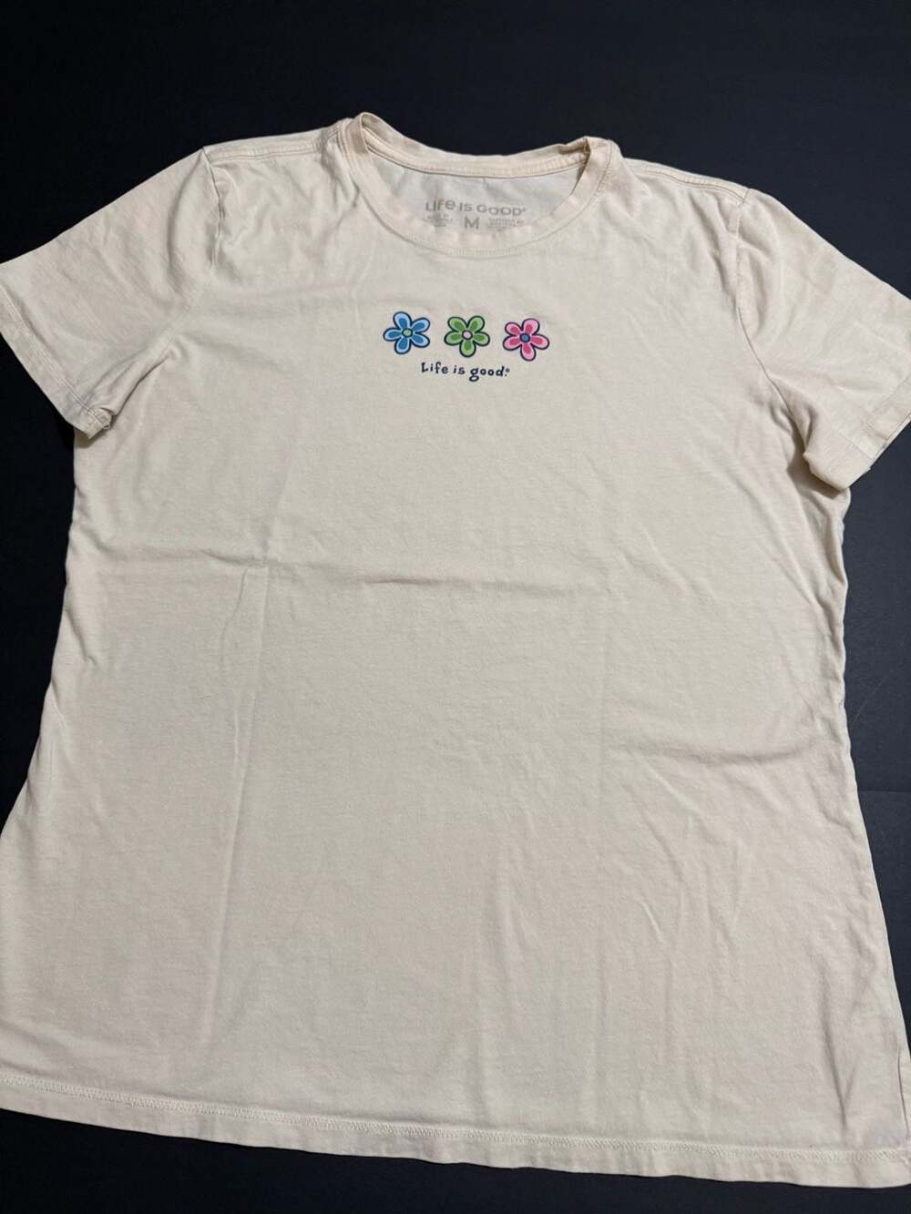 Life is Good Three Daisies Crusher Tee Size M Cream Graphic T-Shirt